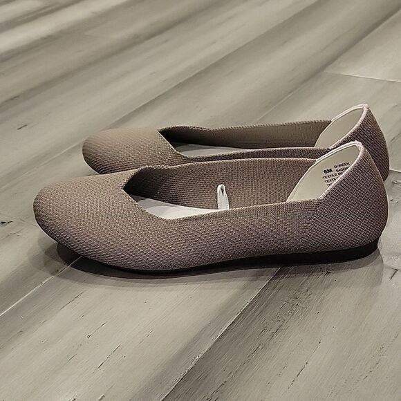 J SPORT flats,size 6 - Picture 2 of 7